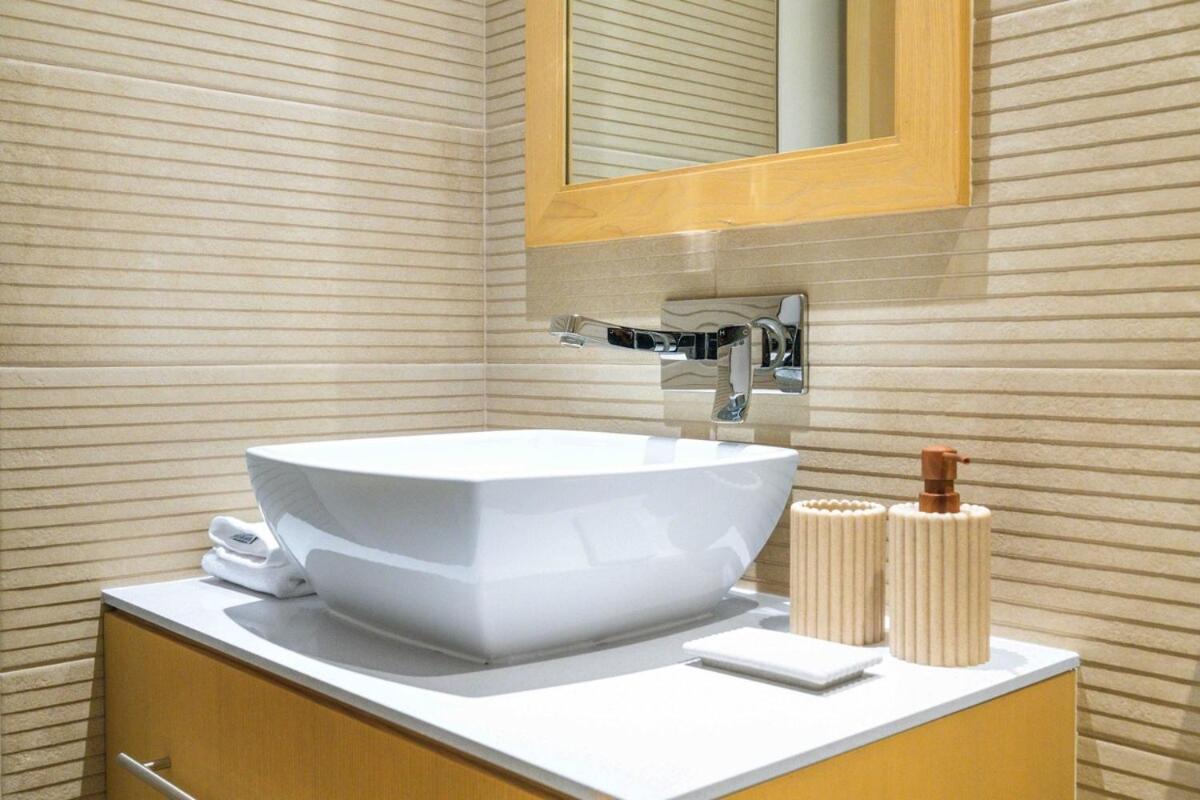 Apartment Cozy Chic 2br - Pool, Gym Access - Belgravia 1 Jvc Dubai